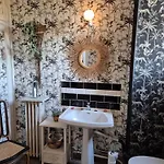 La Fenetre Massoulie Bed & Breakfast
